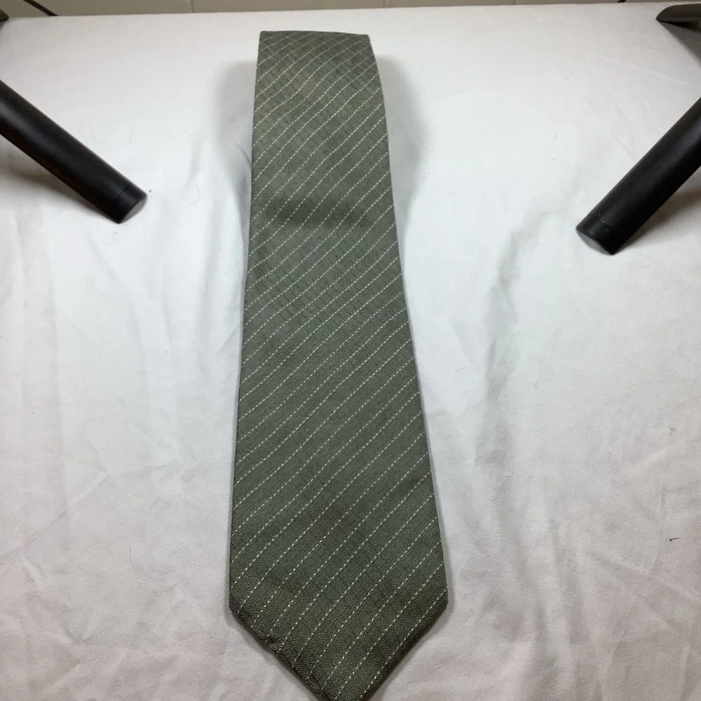 Claiborne Men's Silk Tie‎ Green White Diagonal Stripe Necktie